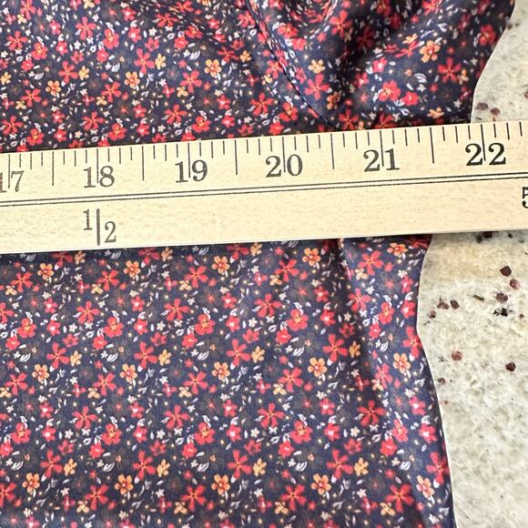 Society of threads size medium, four-way stretch, blue, and red floral - Picture 4 of 12